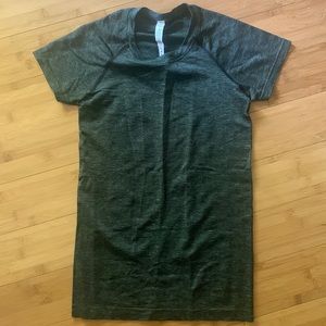 Lululemon Swiftly Speed Short Sleeve
